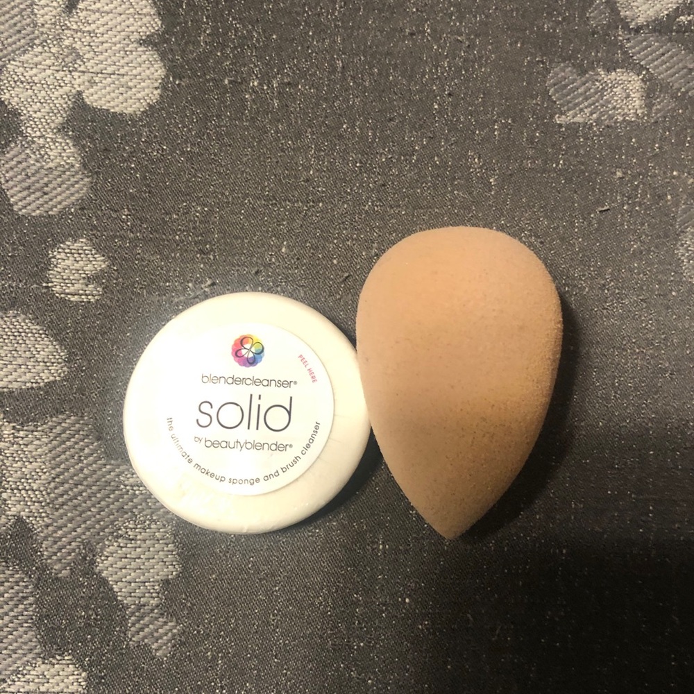 BeautyBlender Sponge and Cleaner NWOT - Picture 4 of 8